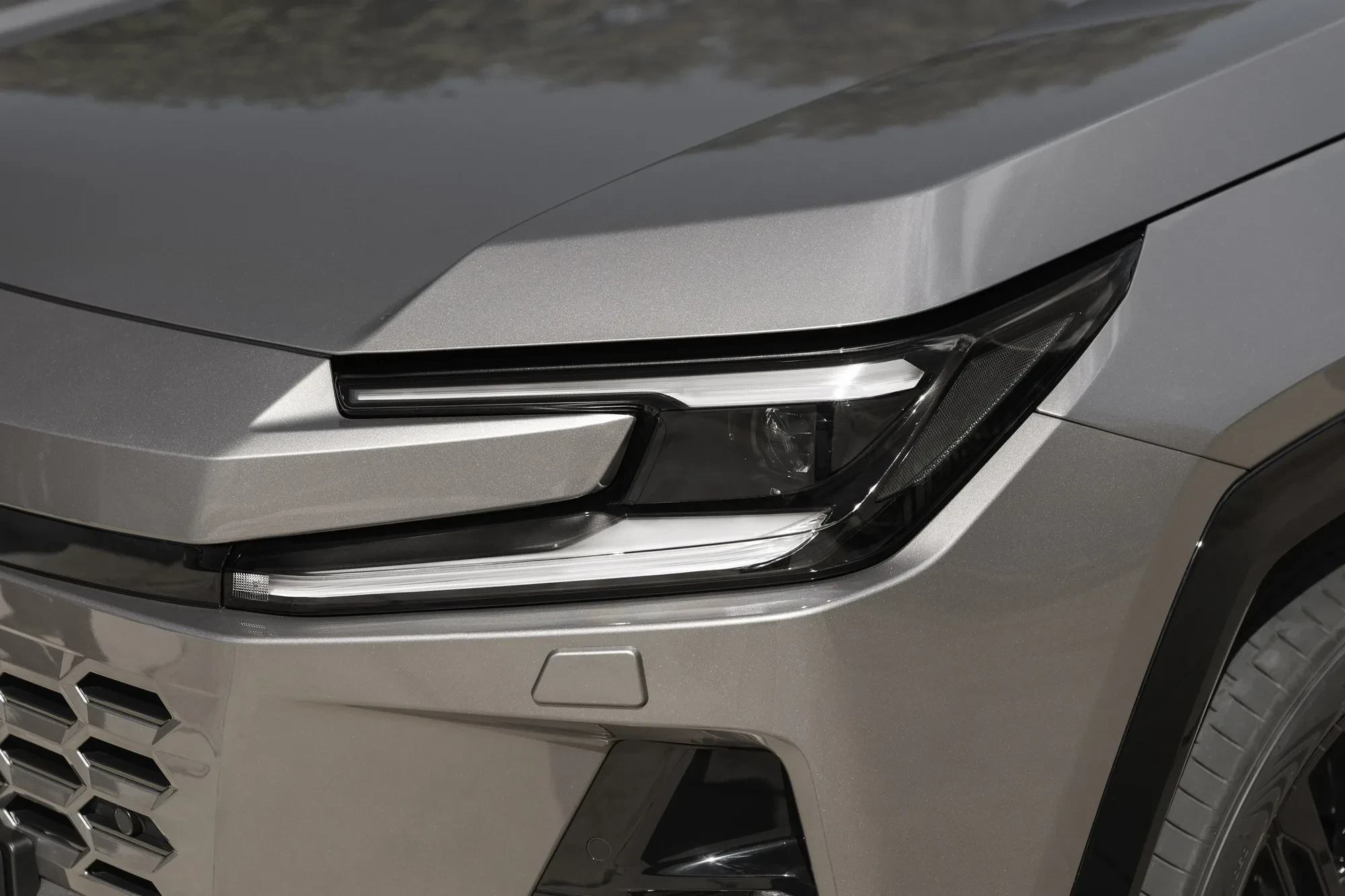 Ukraińcy odbierają nowe Toyoty RAV4. Japoński SUV detronizuje taniego Dustera