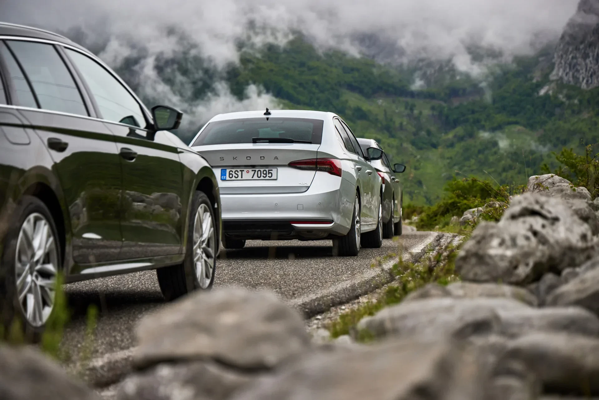 Skoda Octavia z salonu znowu kosztuje poniżej 100 tys. zł. Już w najtańszej wersji za 97 300 zł jest bogato, a spalanie 5,2 l/100 km