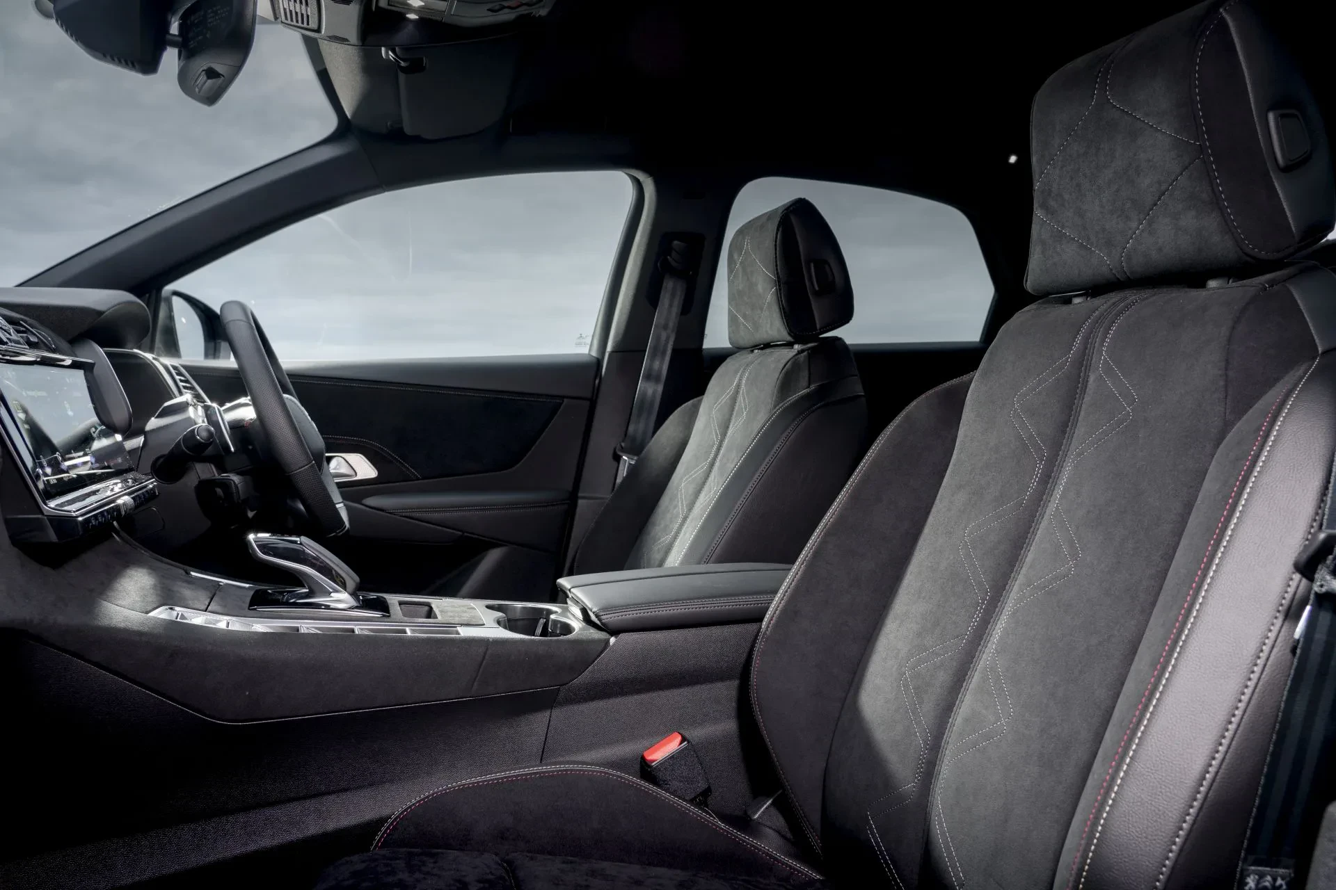 Ten używany SUV wygląda jak nowy. Klasa premium, świetne silniki i zaskakująco niska cena