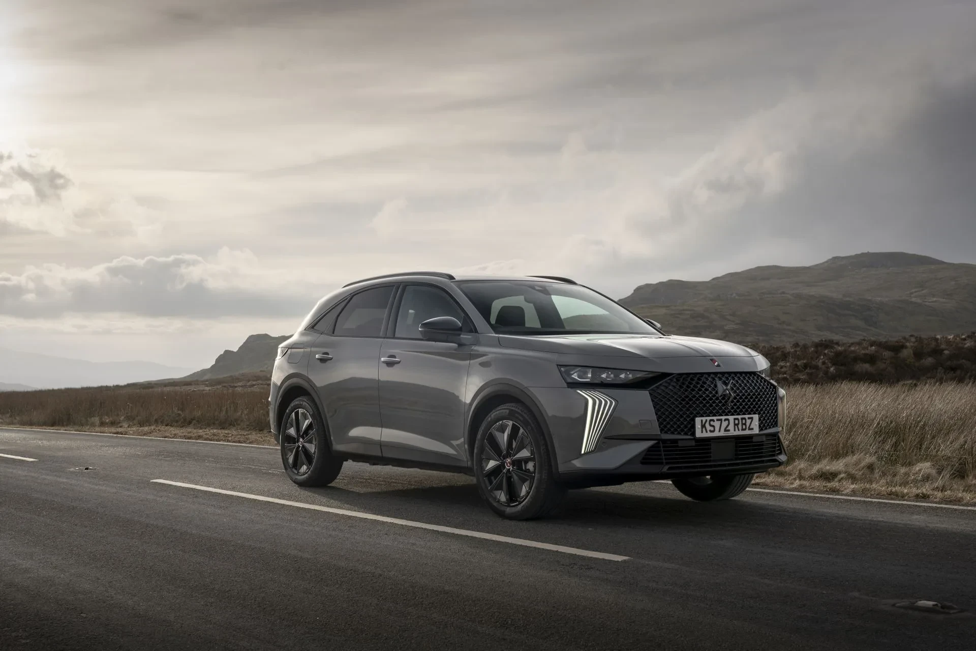 DS 7 SUV silnik benzyna diesel hybryda cena ceny używany otomoto opinie oceny zalety wady
