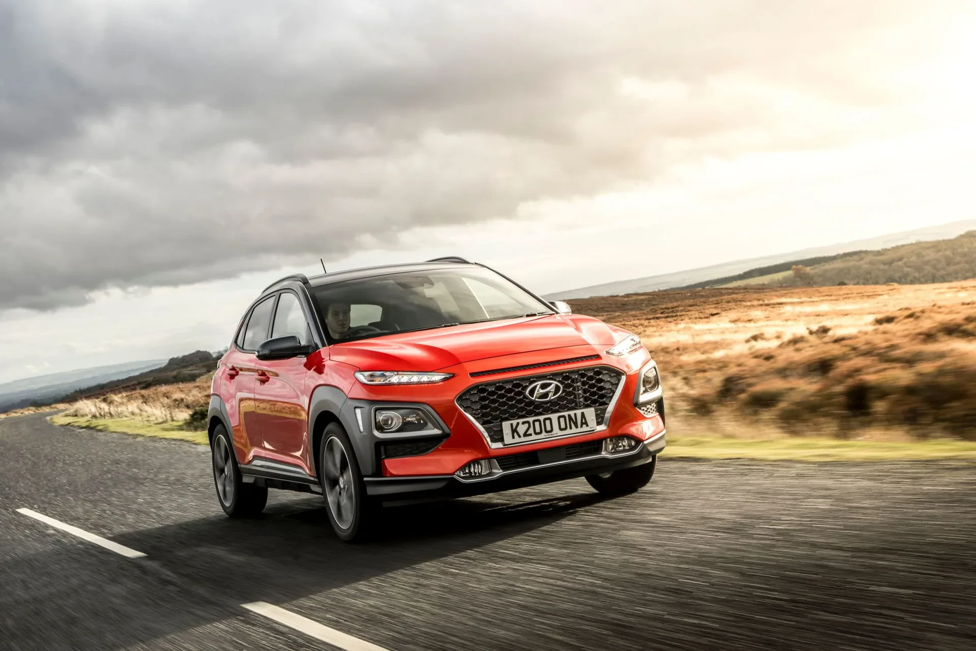 Hyundai Kona SUV silnik benzyna diesel hybryda moc opinie oceny zalety wady cena ceny otomoto tanio używany