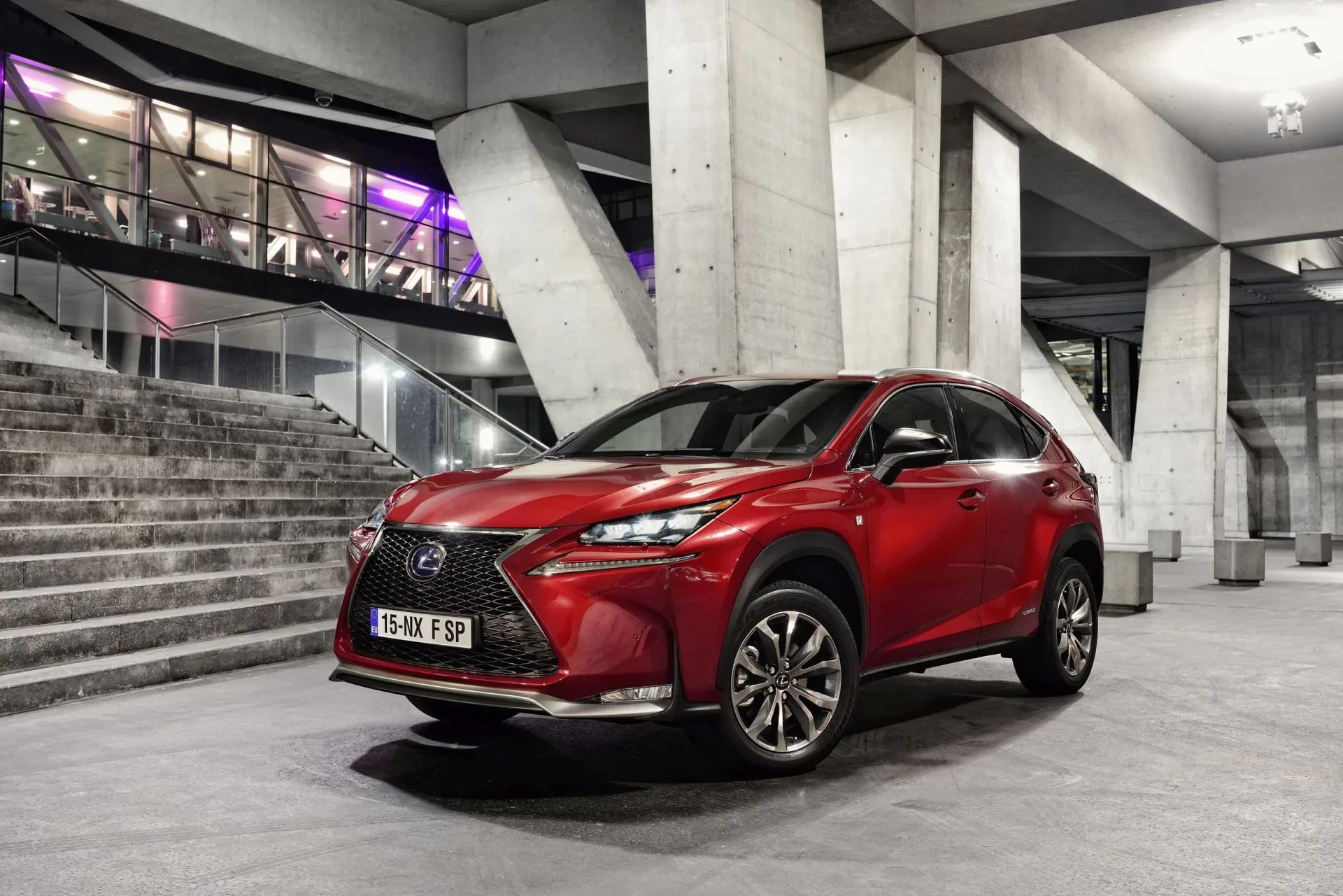 Lexus NX SUV silnik hybryda benzyna cena ceny otomoto używany opinie oceny zalety wady