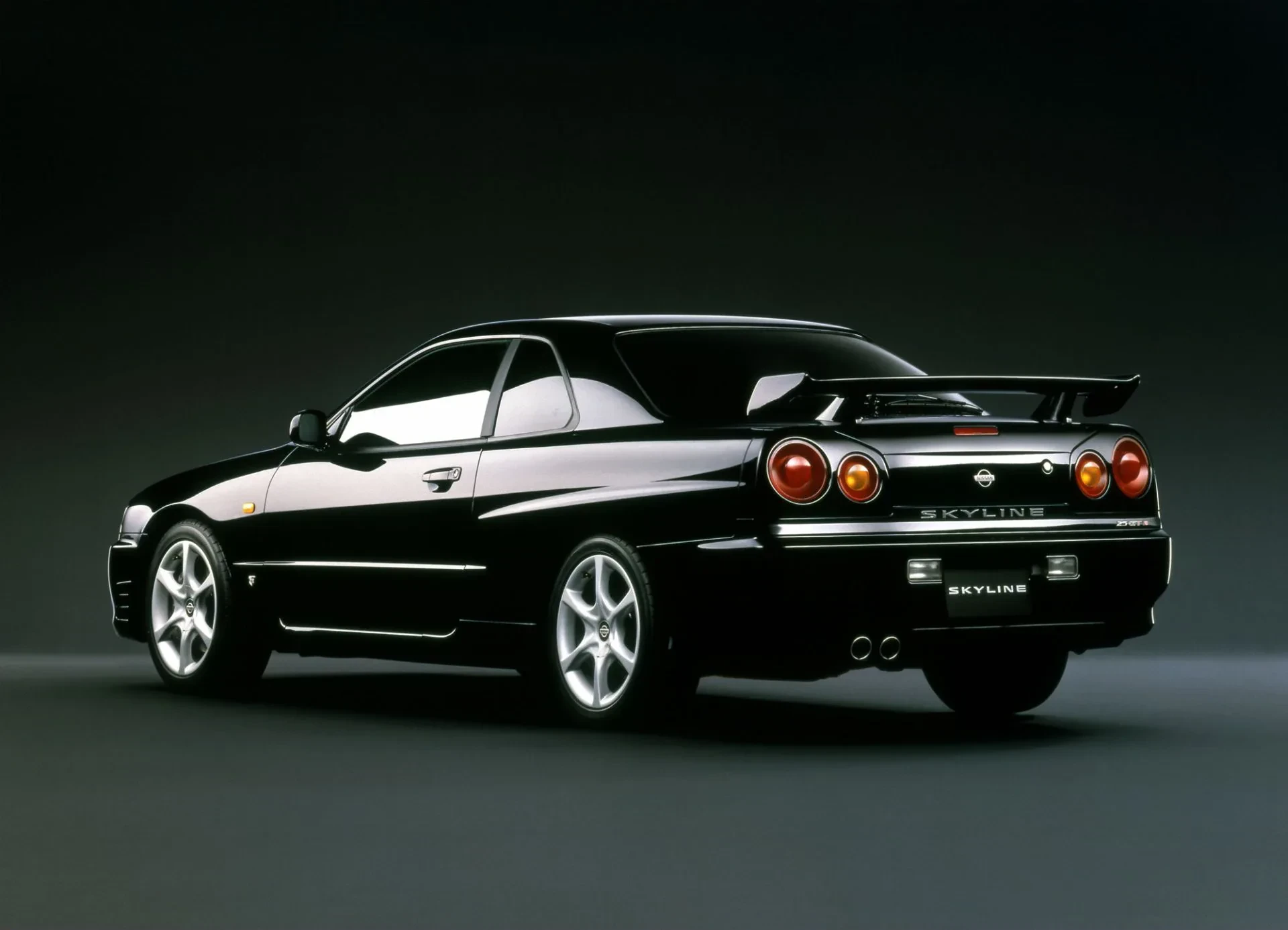 Nissan Skyline GT-R silnik benzyna moc osiagi cena ceny używany oceny zalety wady silniki napęd skrzynia getrag