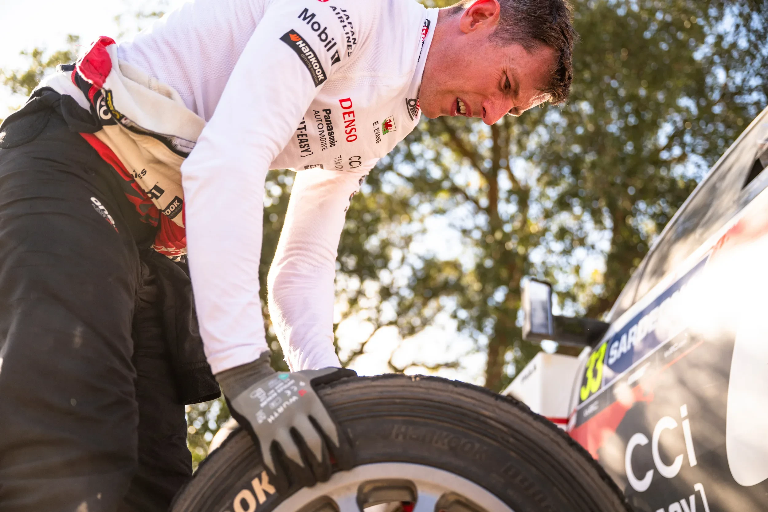 Bladym świtem zapadły najważniejsze decyzje. Tak wyglądały najtrudniejsze wybory ostatniego poranka tegorocznego sezonu WRC