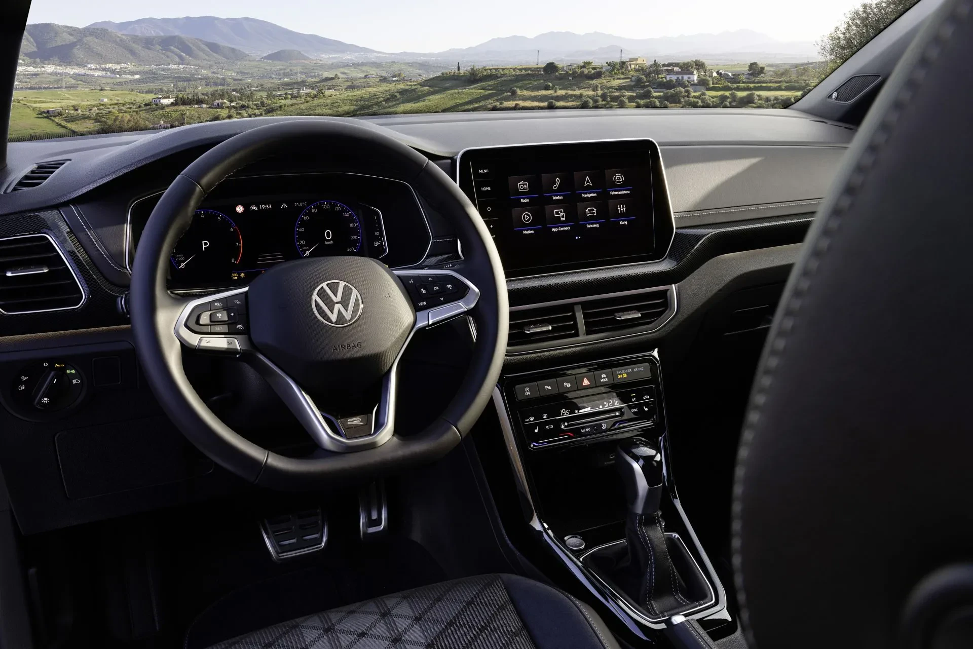 Nowoczesny SUV od Volkswagena wyraźnie potaniał. Kierowcy choćby nie spodziewają się takich cen