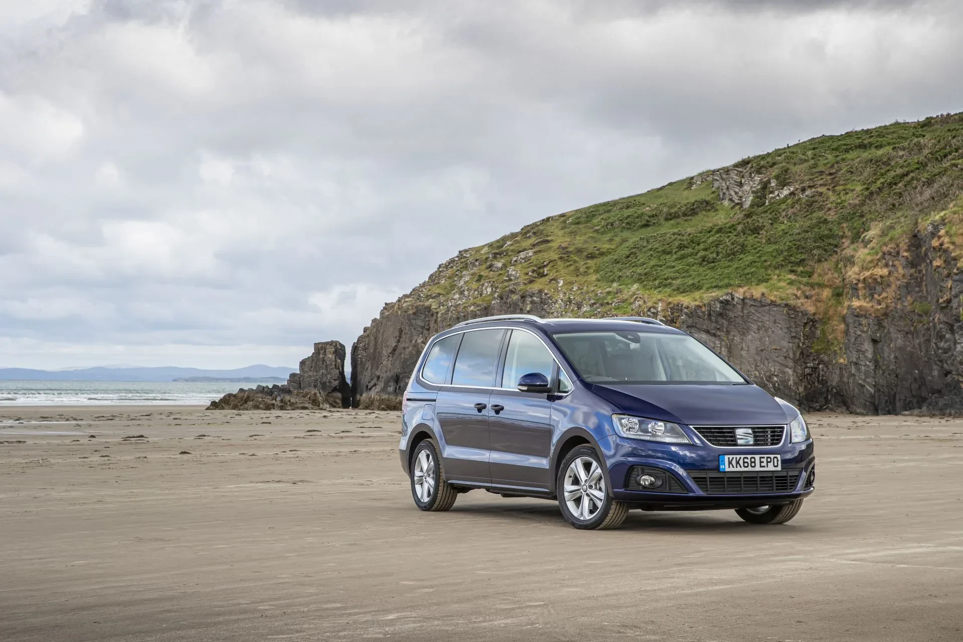 Seat Alhambra silnik benzyna diesel cena ceny opinie oceny zalety wady otomoto tani używany minivan rodzinny