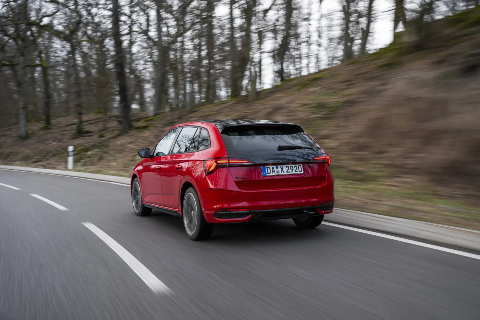 Skoda Scala silnik benzyna diesel moc cena ceny otomoto tania używana opinie oceny zalety wady kombi hatchback