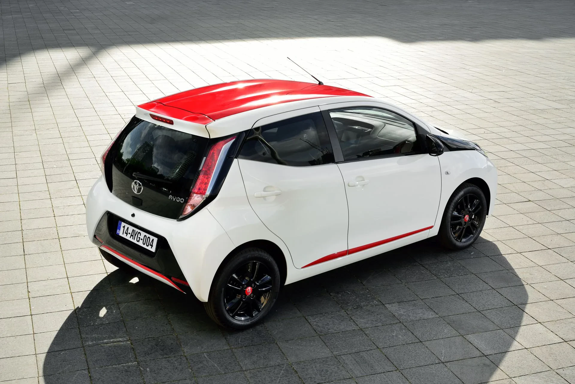 Toyota Aygo silnik benzyna moc spalanie cena ceny otomoto opinie oceny zalety wady