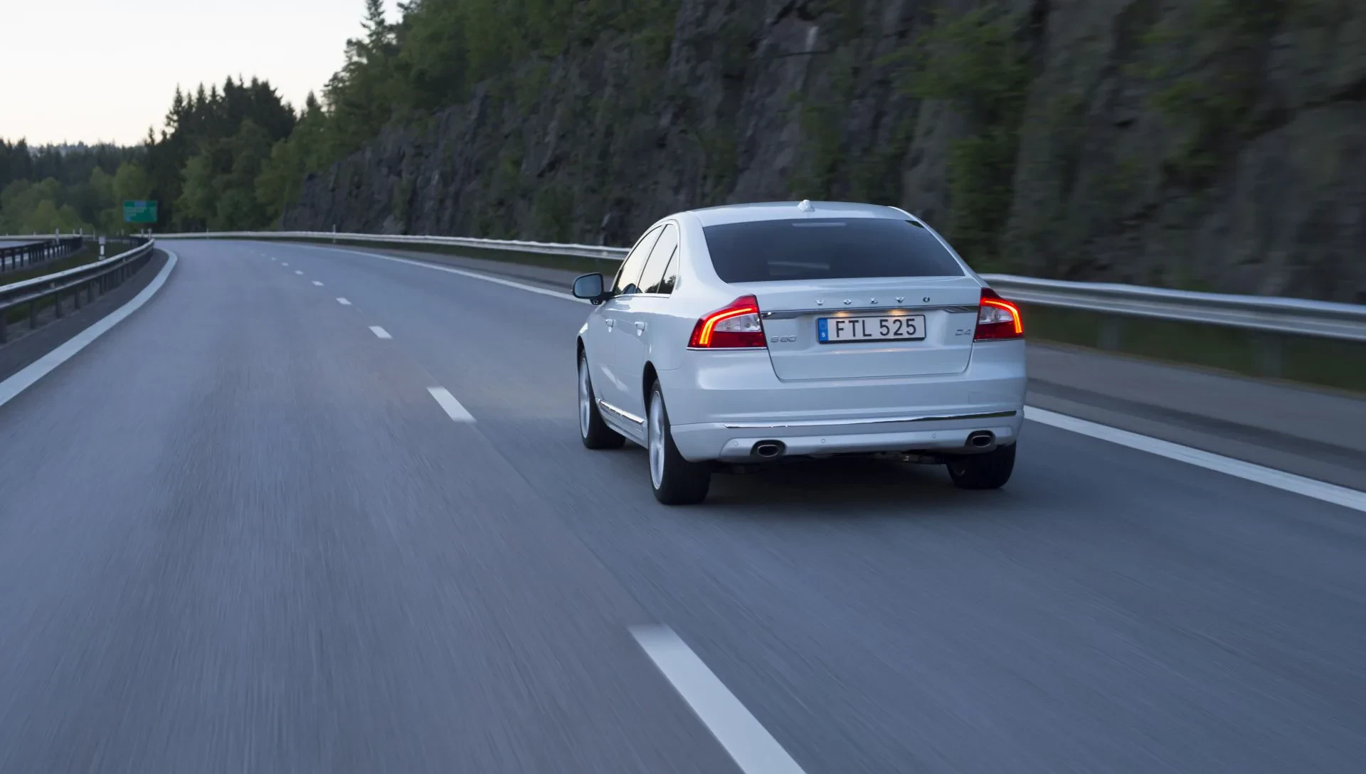 To Volvo to symbol klasy, jakości, prestiżu i wytrzymałości. Cena jest śmiesznie niska – Polacy go uwielbiają
