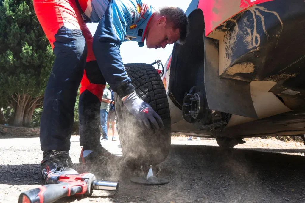 WRC Hankook opony Rajd Sardynii Dynapro szuter R213 twarde miękkie rajdy samochodowe mistrzostwa świata