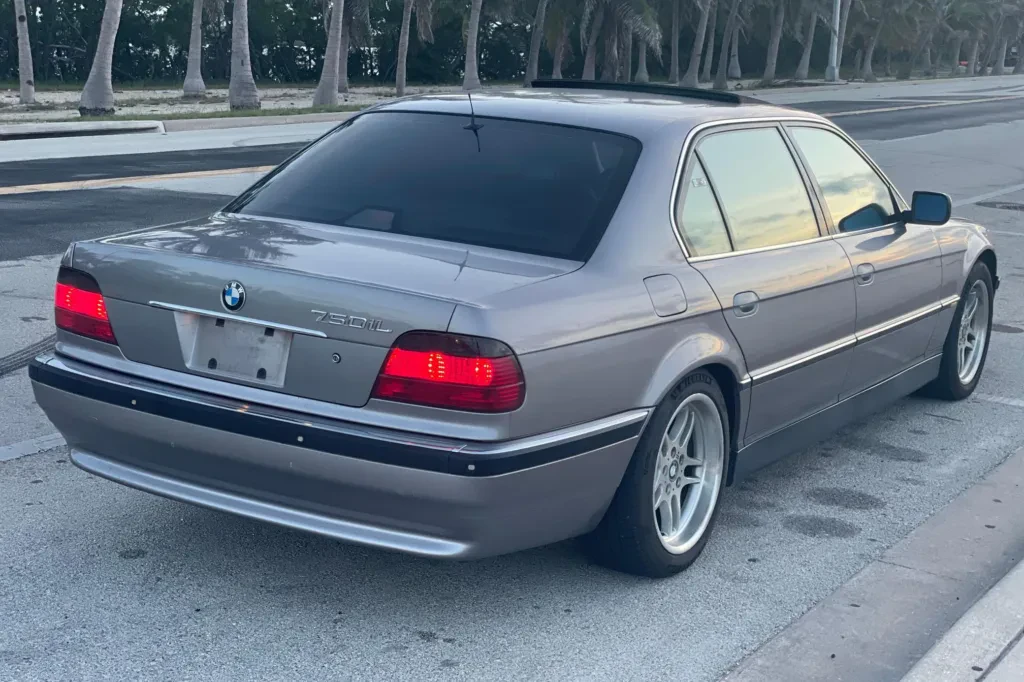 bmw-serii-7-james-bond