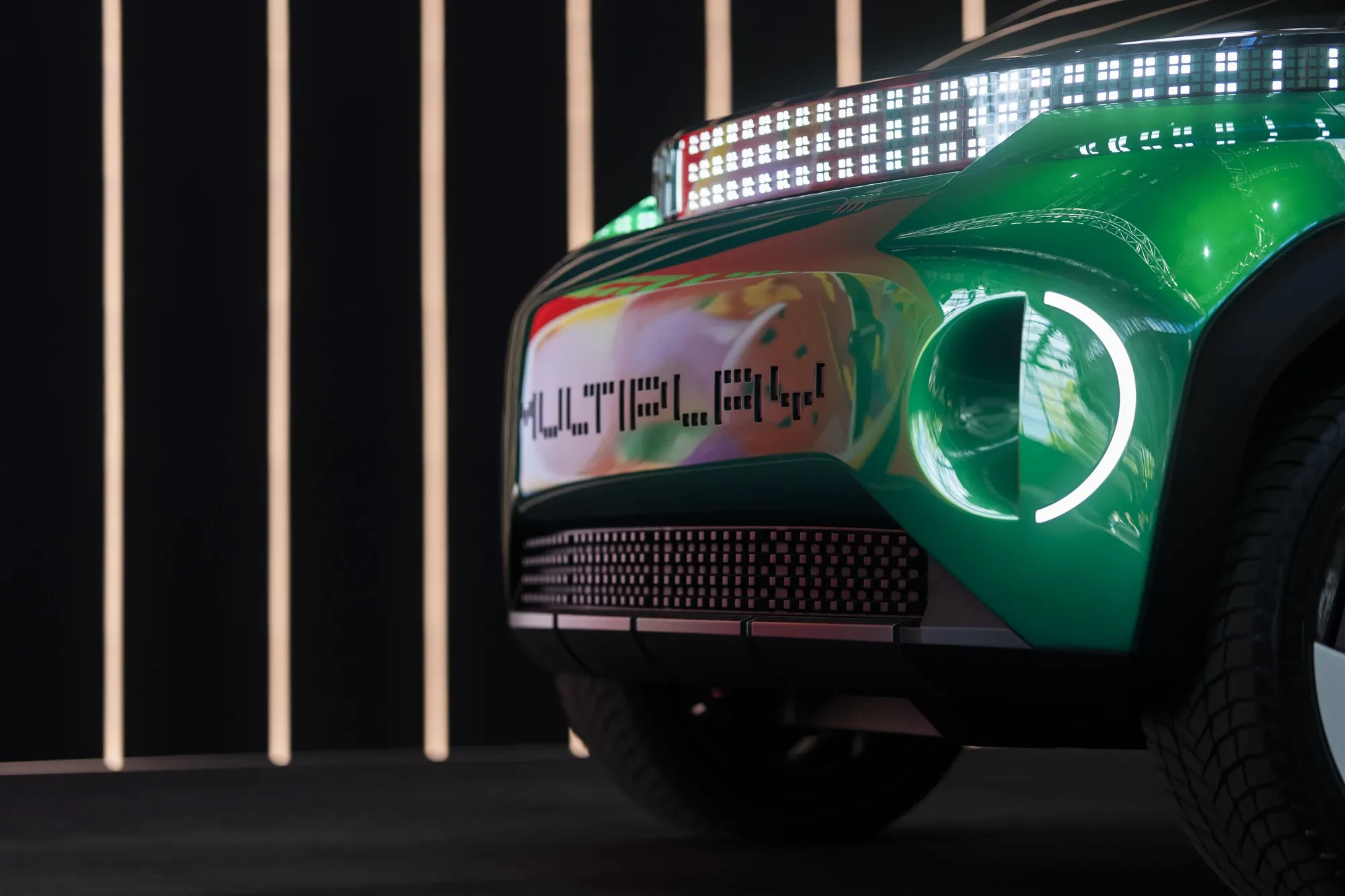 Nowy Fiat Multiplay nie zawi贸d艂. Szokuje wygl膮dem jak poczciwa Multipla, zachwyca fotelem psiasa偶era
