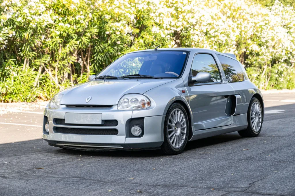 renault-clio-v6