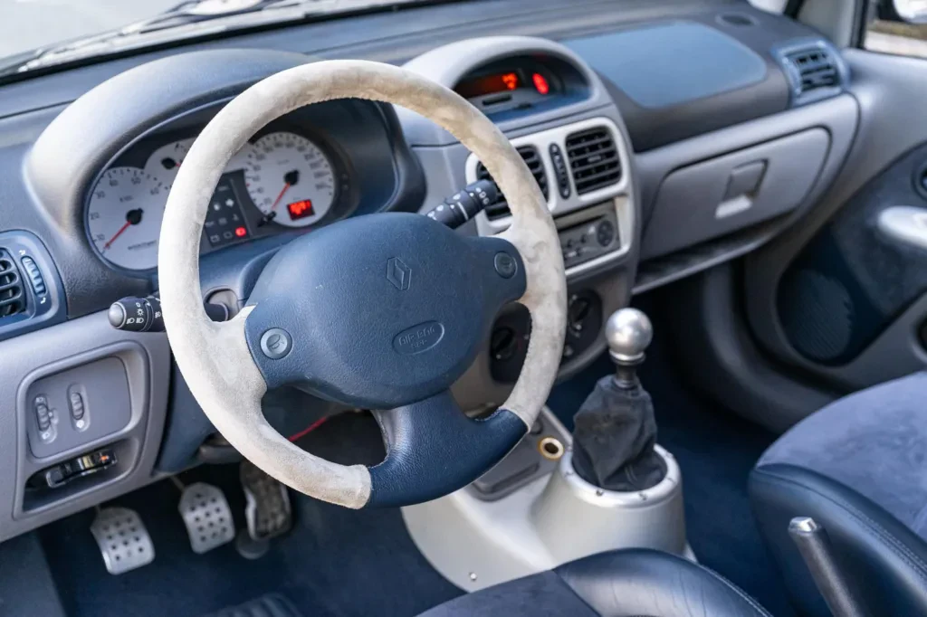 renault-clio-v6